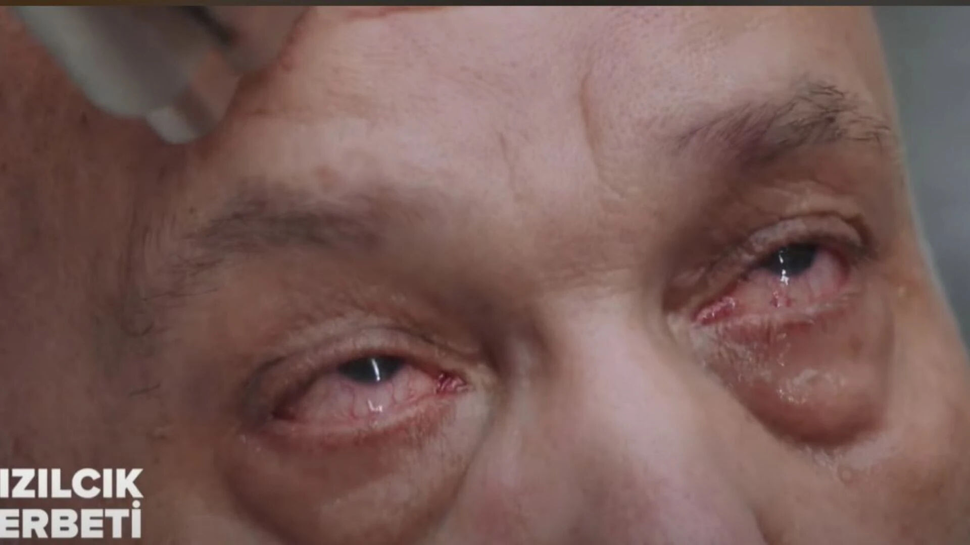 Kızılcık Şerbeti Abdullah ölüyor mu? Mustafa babasını vurdu! - 1. Resim