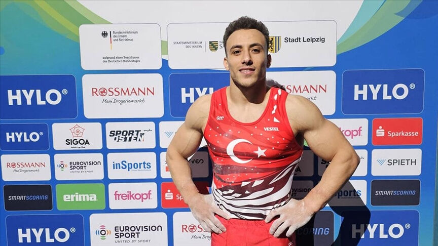 Milli cimnastikçi Adem Asil'den bir altın madalya daha Milli cimnastikçi Adem Asil'den bir altın madalya daha - 1. Resim