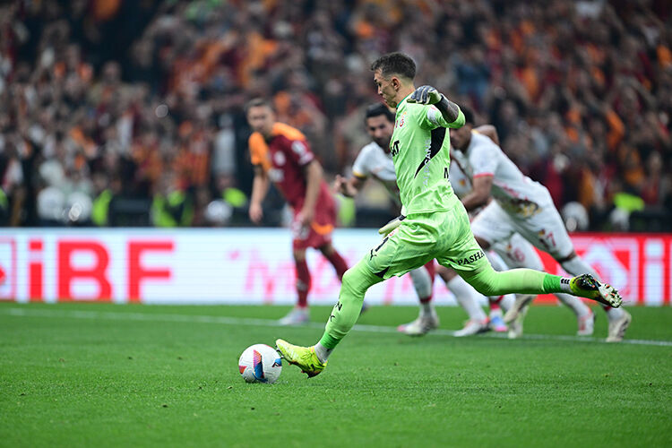 Muslera Galatasaray'a ne zaman geldi? GS'de kalma süresi - 3. Resim