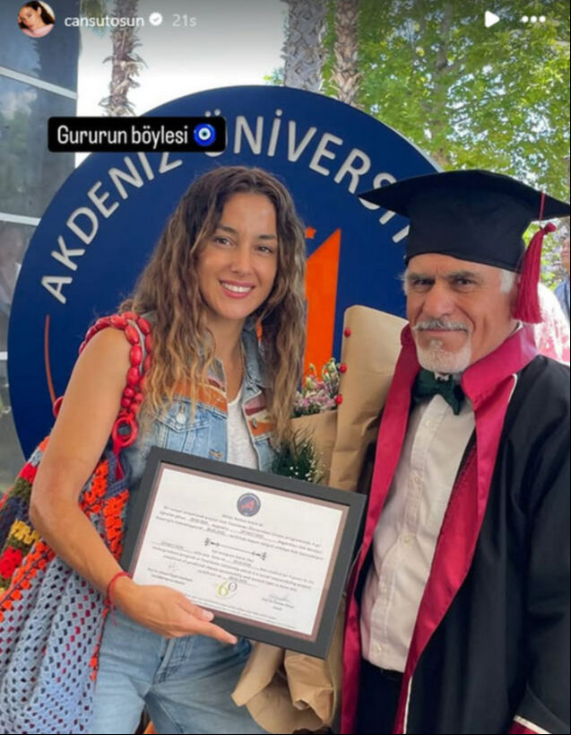 Oyuncu Cansu Tosun'un dedesi mezun oldu: Gururun böylesi Oyuncu Cansu Tosun'un dedesi mezun oldu: Gururun böylesi - 1. Resim