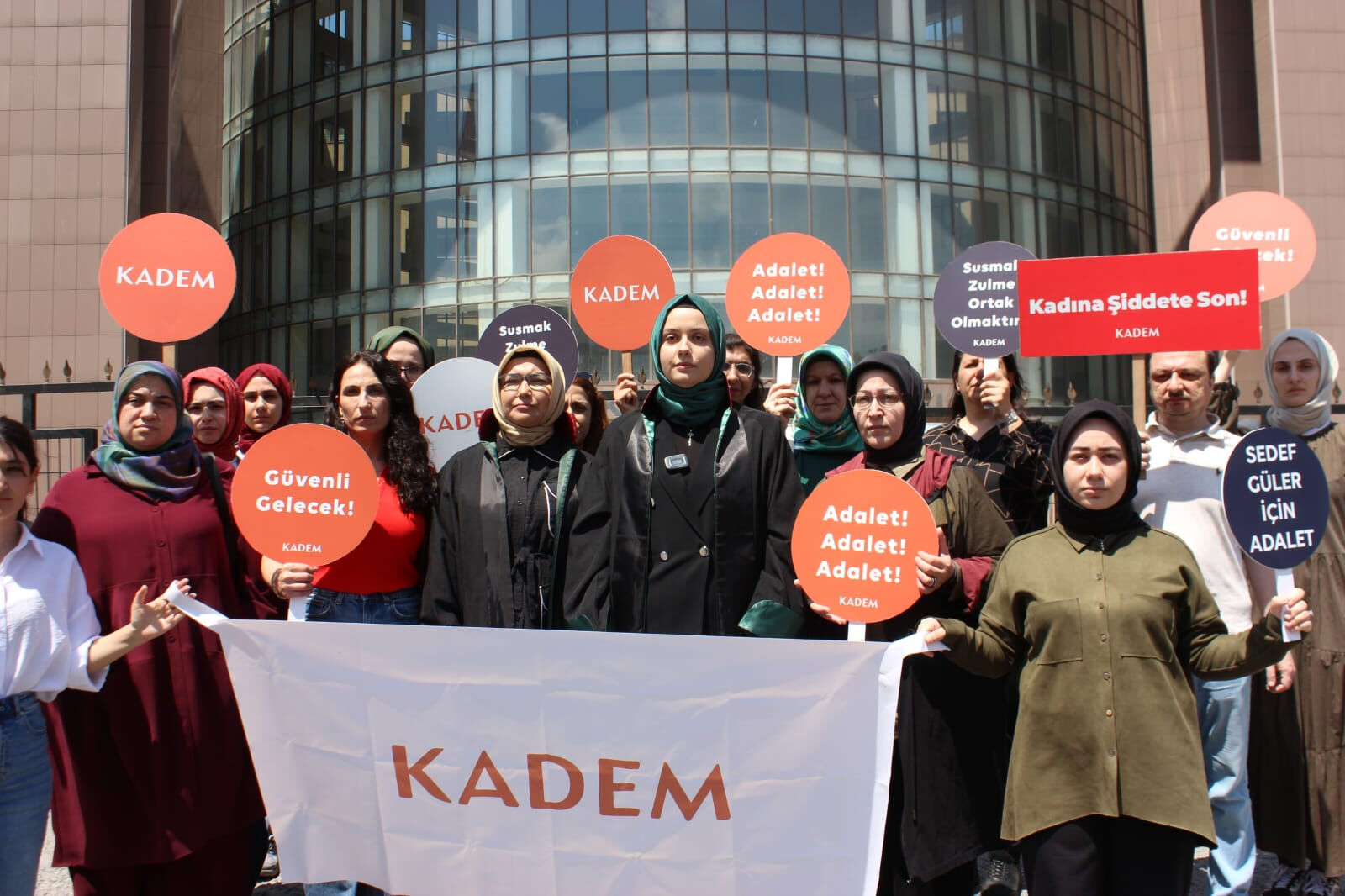 Sedef Güler cinayetinde kan donduran ifadeler! Sanıklar olay gecesine dair her şeyi itiraf etti Sedef Güler cinayetinde kan donduran ifadeler! Sanıklar olay gecesine dair her şeyi itiraf etti - 1. Resim