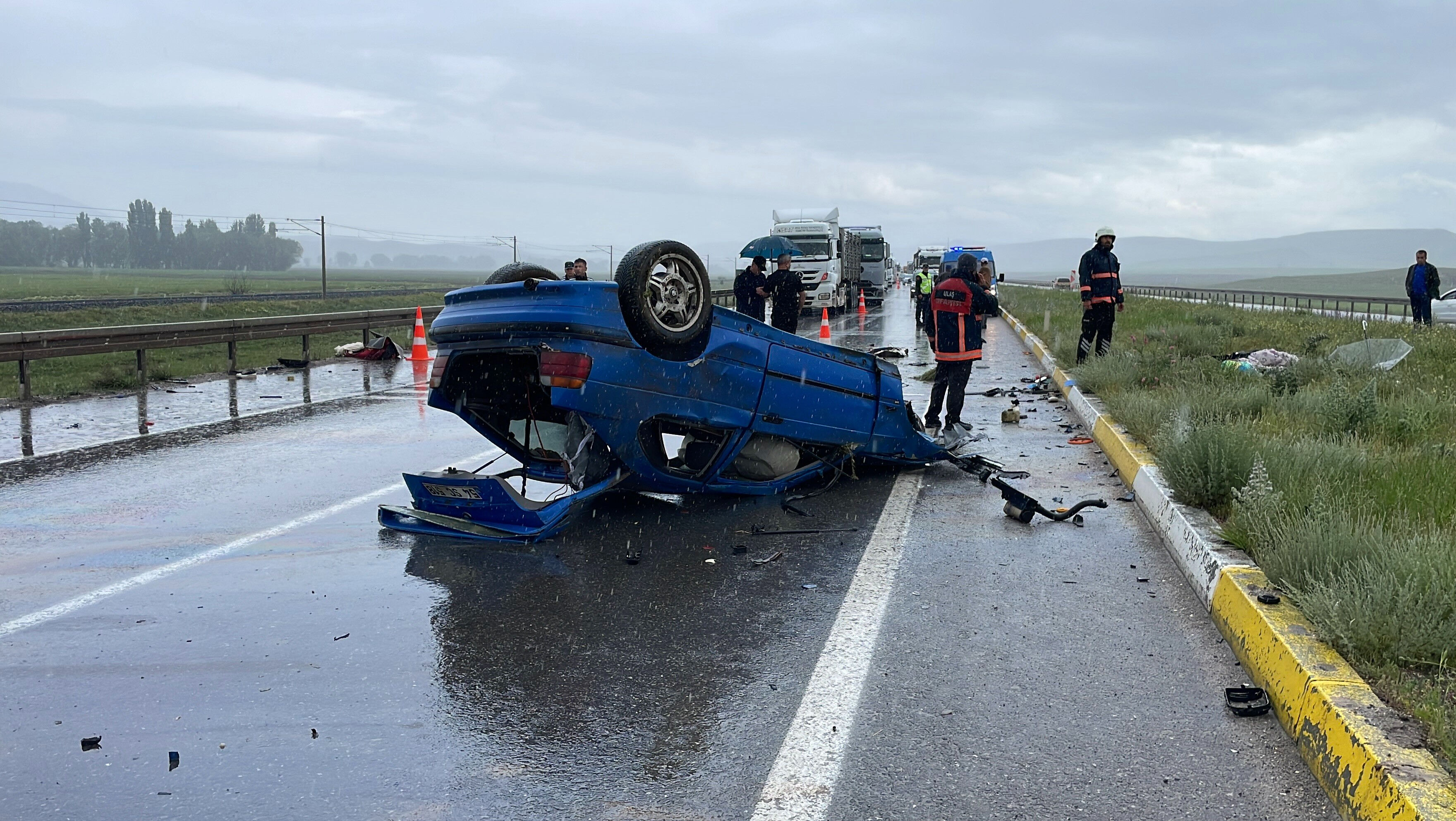 Sivas'ta sağanak yağış kazayı getirdi! Can kaybı ve yaralılar var - 2. Resim