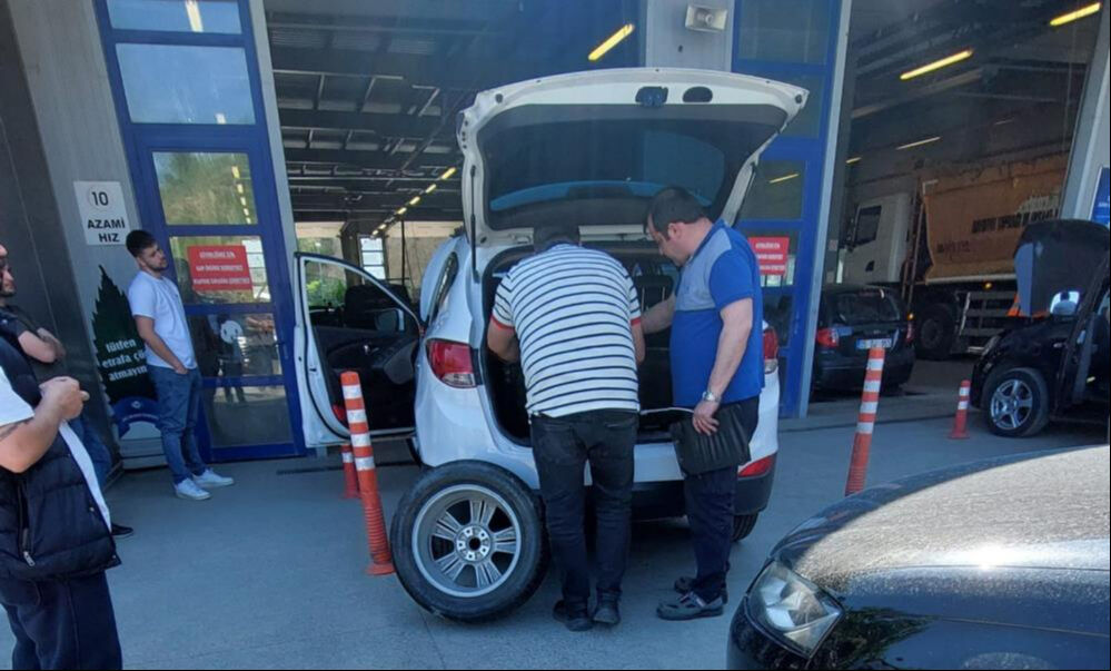 TÜVTÜRK'te tepki çeken 'komisyon' uygulaması! Faturada yazanı gören telefona sarıldı - 2. Resim