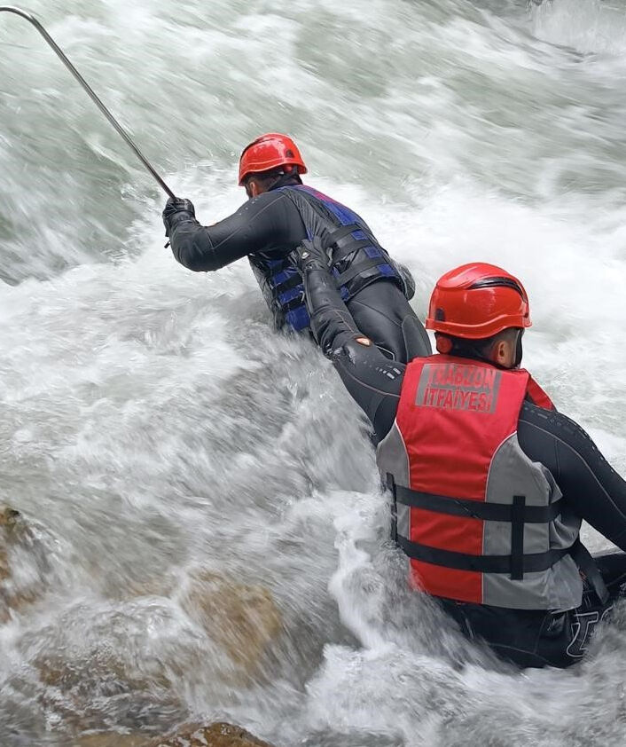 Acı haber 6. günde geldi! Trabzon'da dereye düşen çocuğun cansız bedeni bulundu - 1. Resim