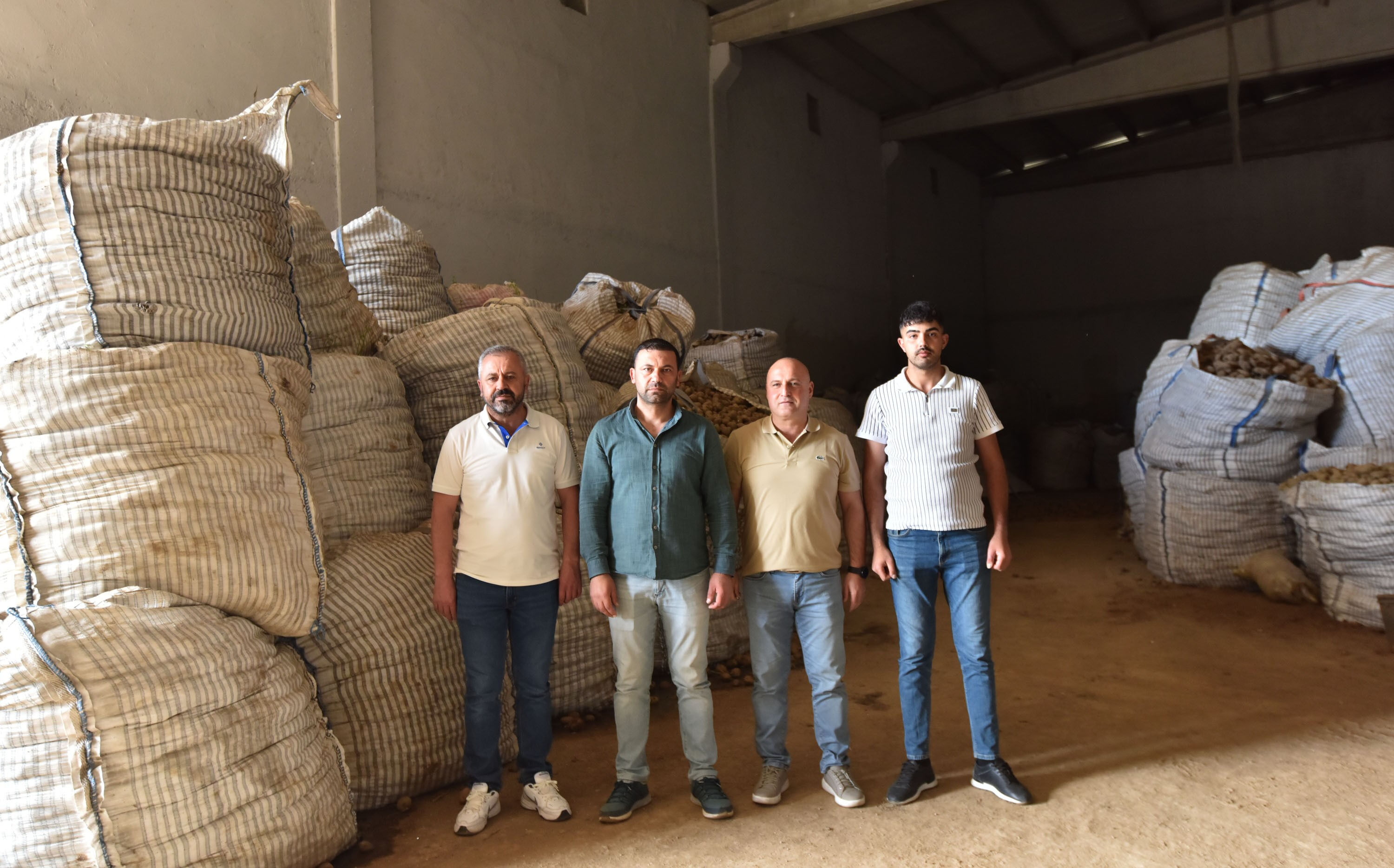 Binlerce ürün alıcı bekliyor, üretici mağdur! 