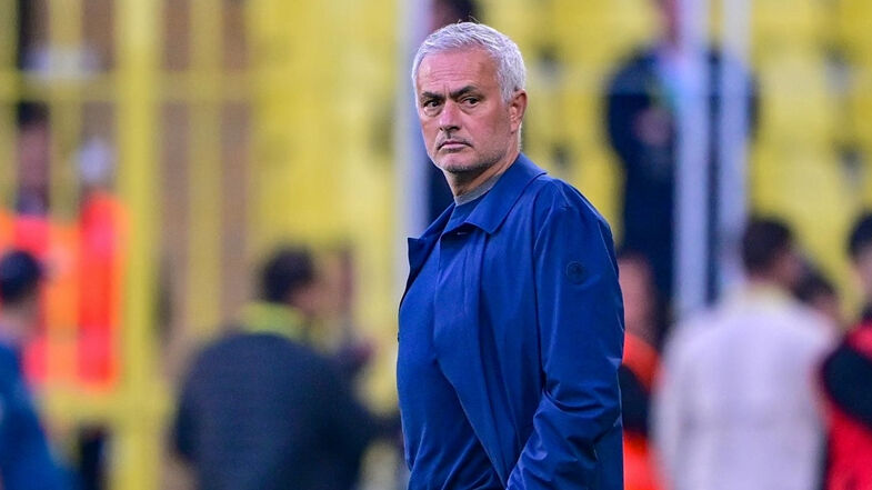 Fenerbahçe'de Mourinho kararı: Yardımcıları gidiyor, Portekizli hoca kalıyor! - 2. Resim