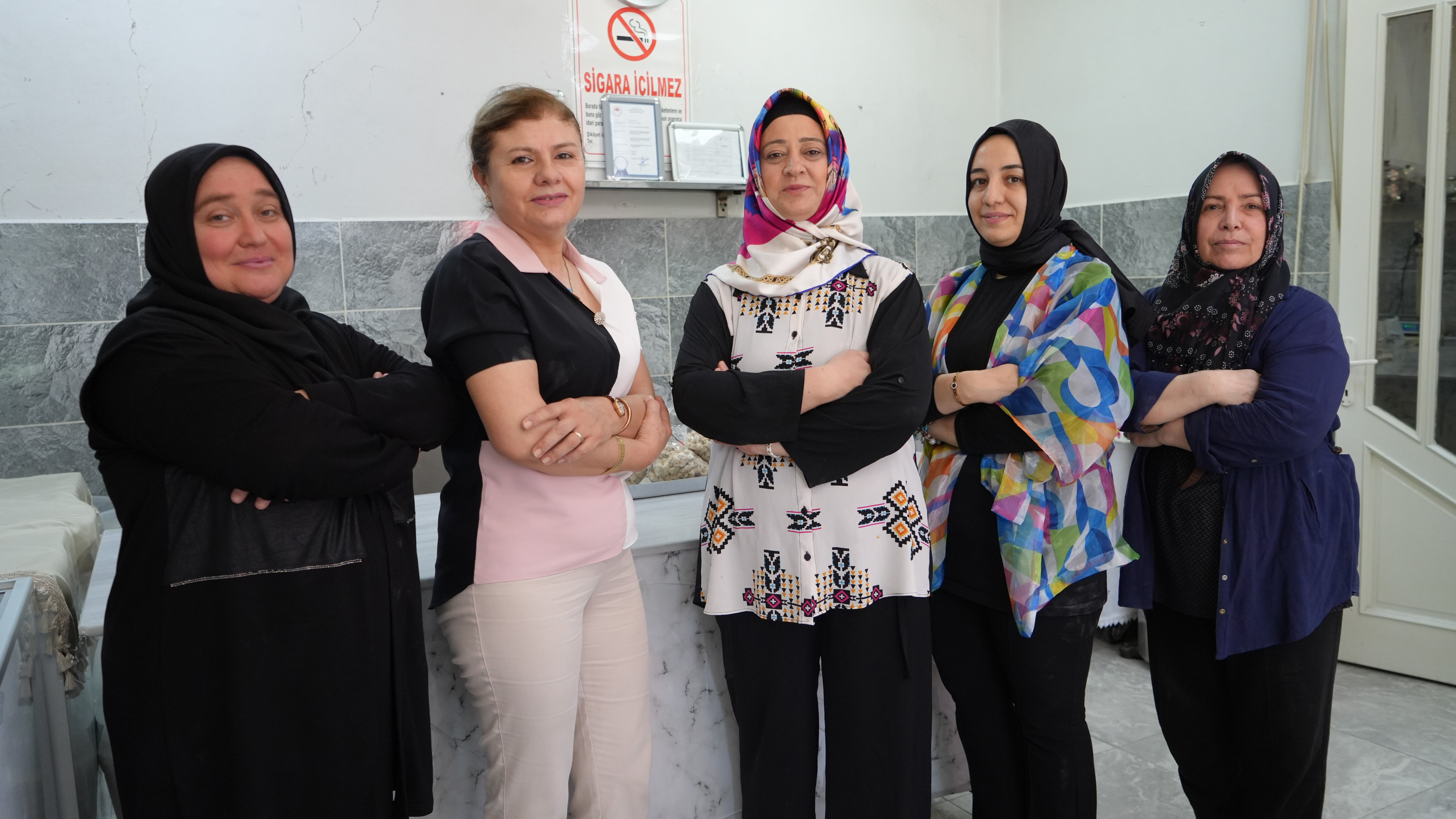 Gaziantepli ev hanımı Sema geliniyle başladığı işte patron oldu! 5 kadın onun gözünün içine bakıyor - 3. Resim