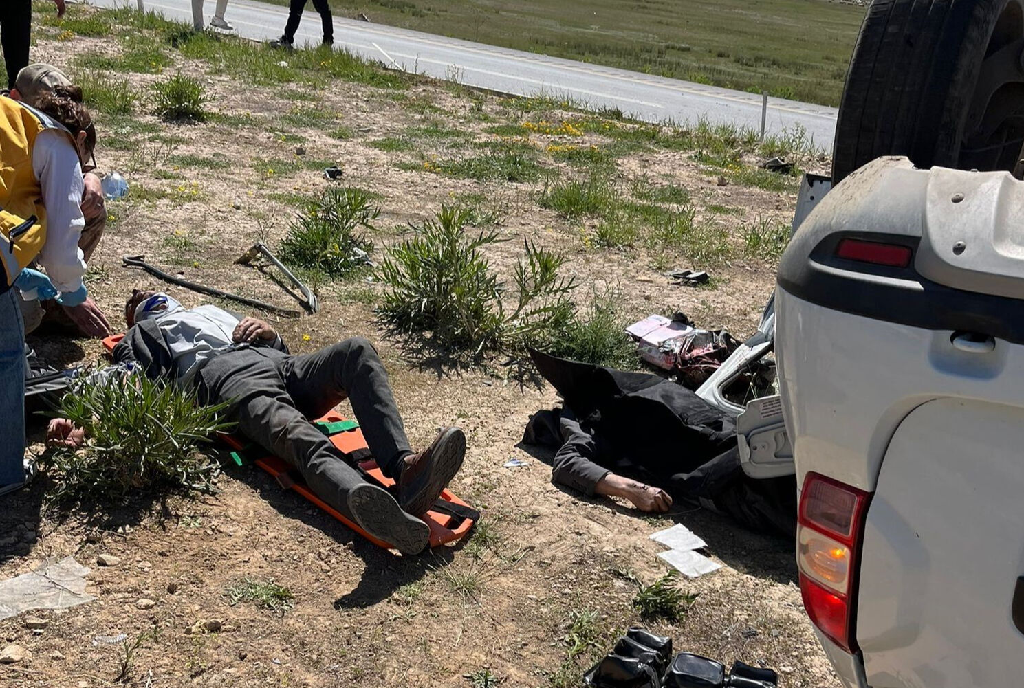 İki araç çarpıştı, ortalık kan gölüne döndü! 4 ölü, 2 yaralı var - 1. Resim