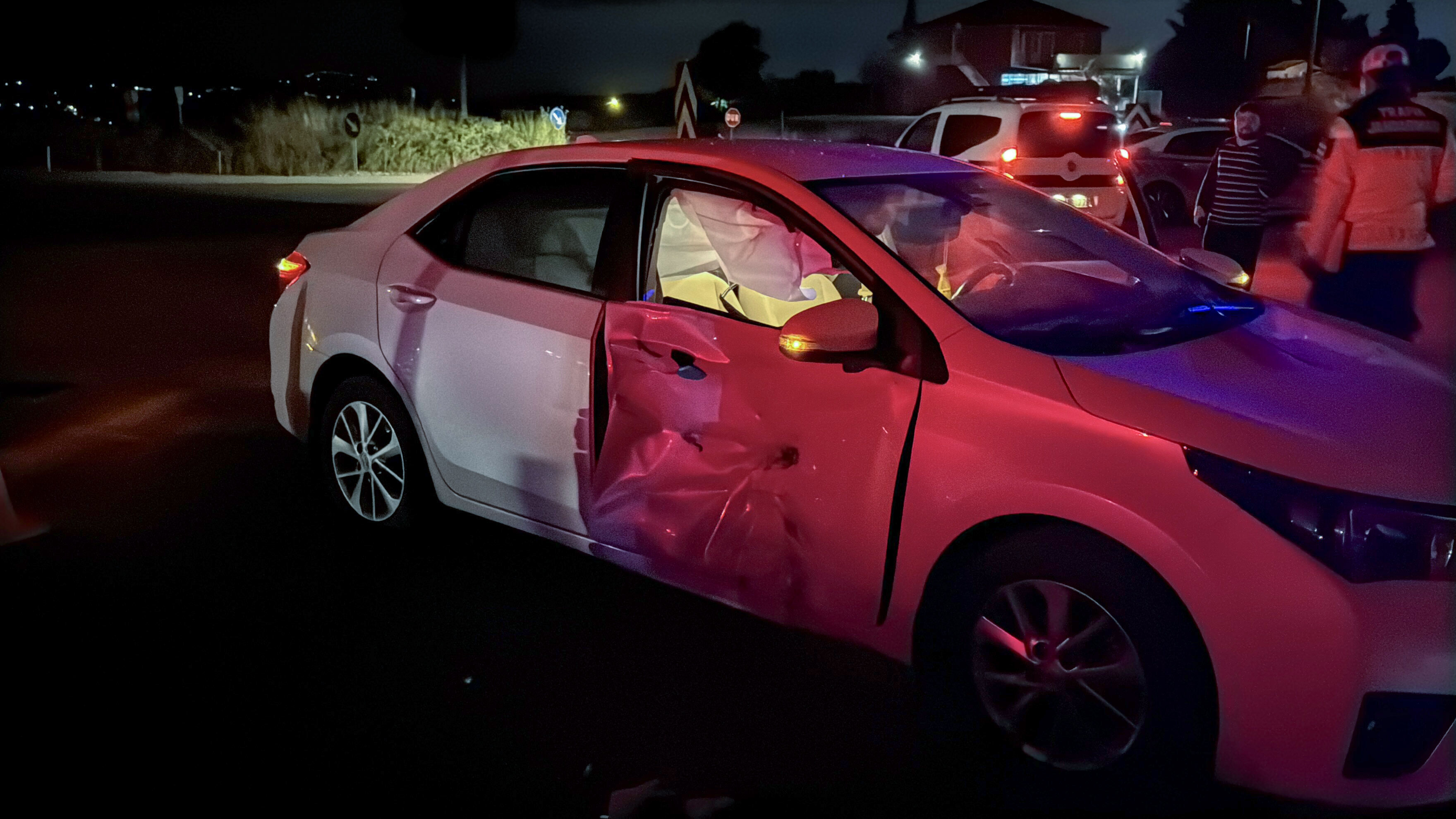 İzmit'te korkunç kaza! Motosiklet ile otomobil çarpıştı: Can kaybı ve yaralılar var - 2. Resim