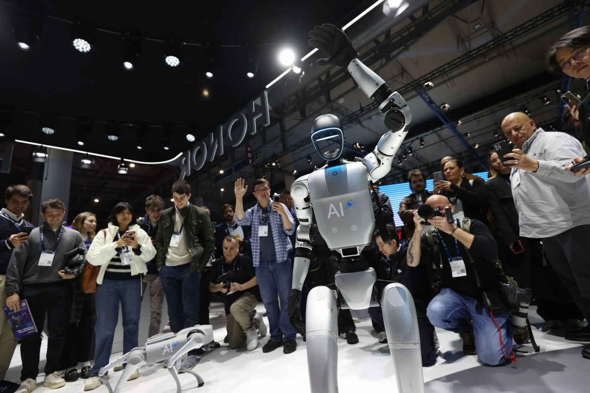 Telefon bitti sıra robotta! Honor'dan insansı robot sektörüne giriş Telefon bitti sıra robotta! Honor'dan insansı robot sektörüne giriş - 1. Resim