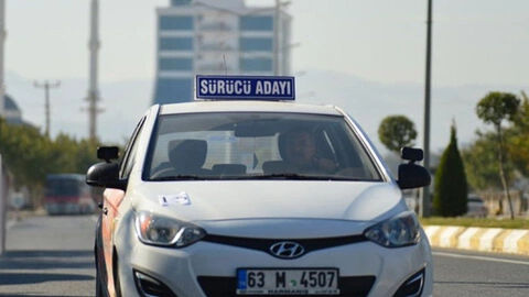 U dönüşü kalktı mı? Direksiyon sınavında U dönüşü kalktı iddiaları için resmi açıklama sorgulanıyor! - 1. Resim