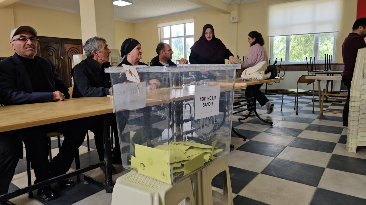  -14 binden fazla seçmen sandık başına gitti!
