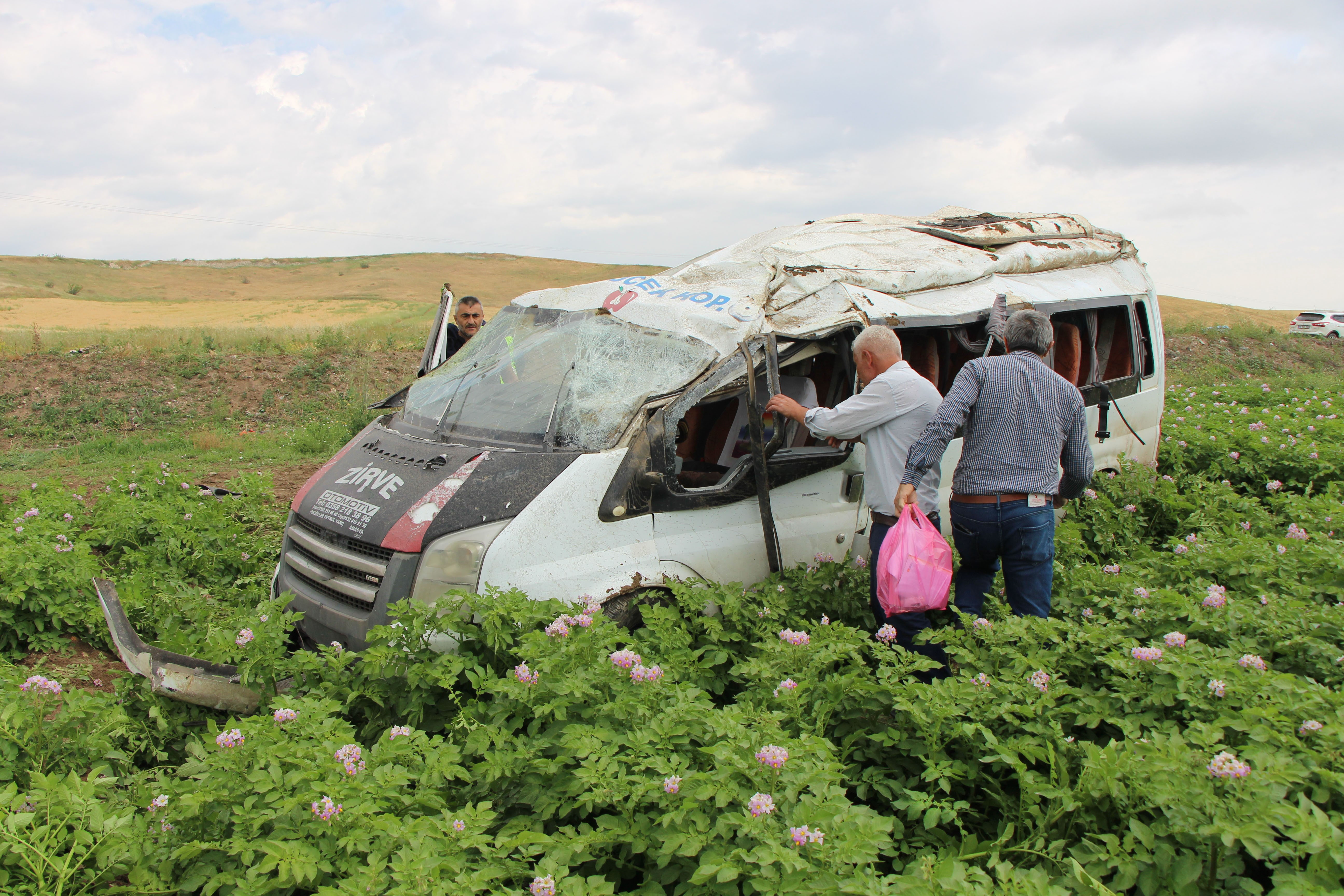 Amasya'da feci kaza! Ölü ve yaralılar var - 2. Resim