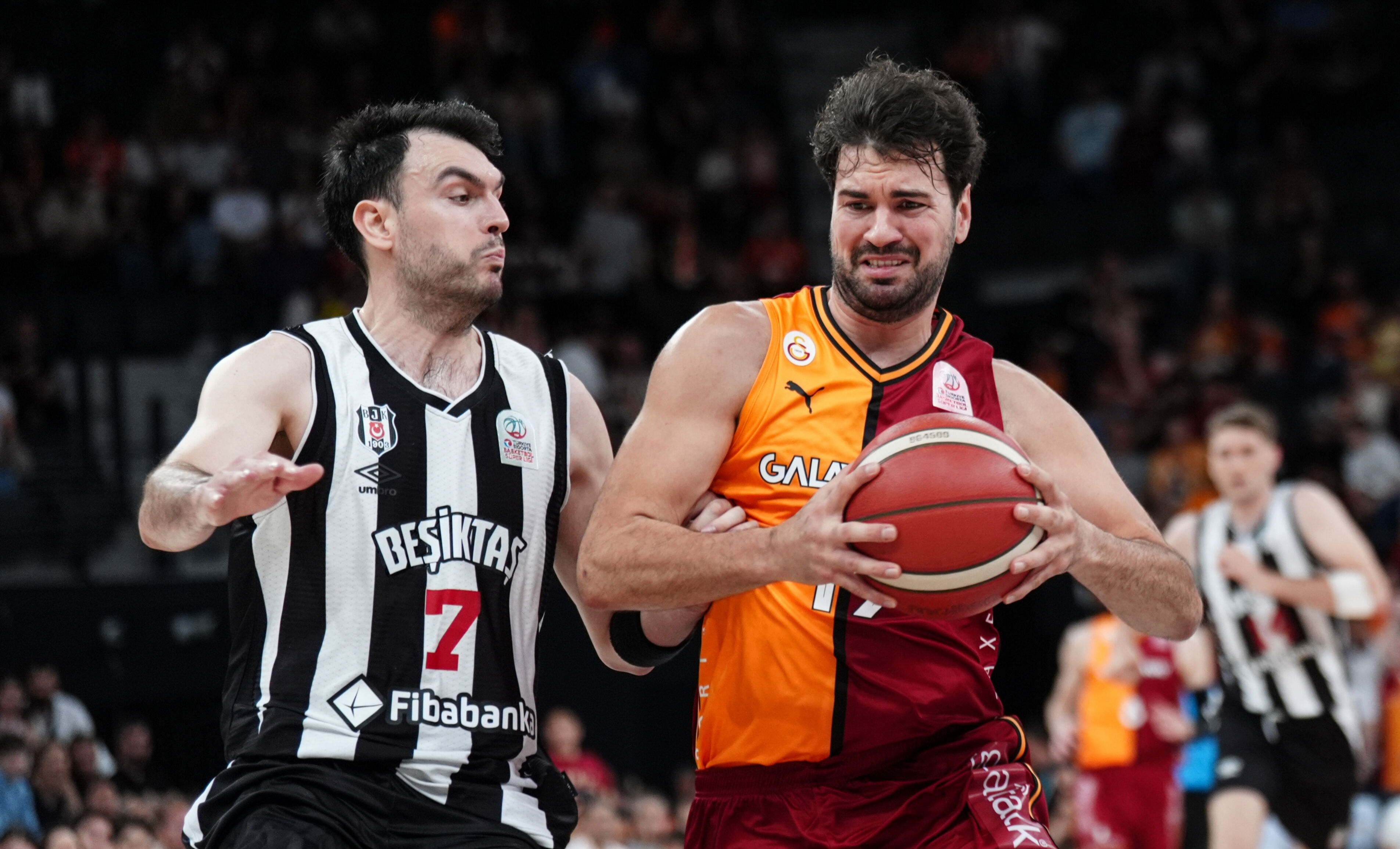 Beşiktaş derbide Galatasaray'ı devirdi! - 1. Resim