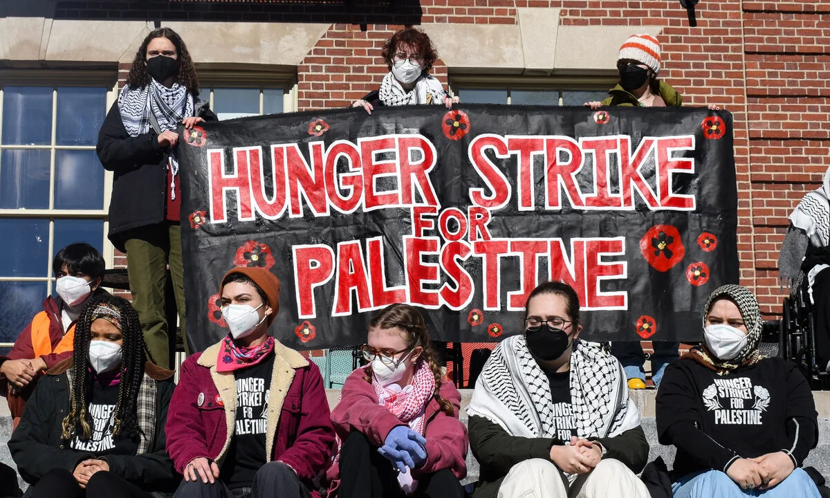 City University of New York Üniversitesi öğrencileri, Gazzelilere destek için açlık grevi başlattı - 1. Resim