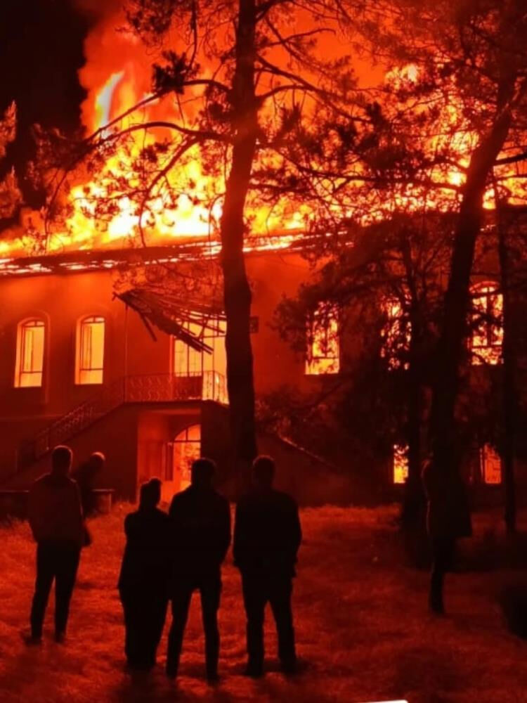 Cumhuriyet'in ilk yıllarından kalma! Tarihi okul k&uuml;l oldu - 4. Resim
