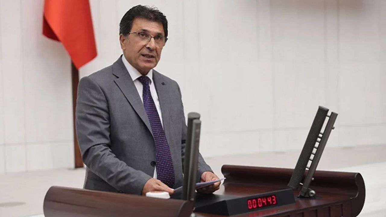 DEM Parti Milletvekili Mahmut Dindar trafik kazasında yaralandı! Sağlığı ne durumda? DEM Parti Milletvekili Mahmut Dindar trafik kazasında yaralandı! Sağlığı ne durumda?