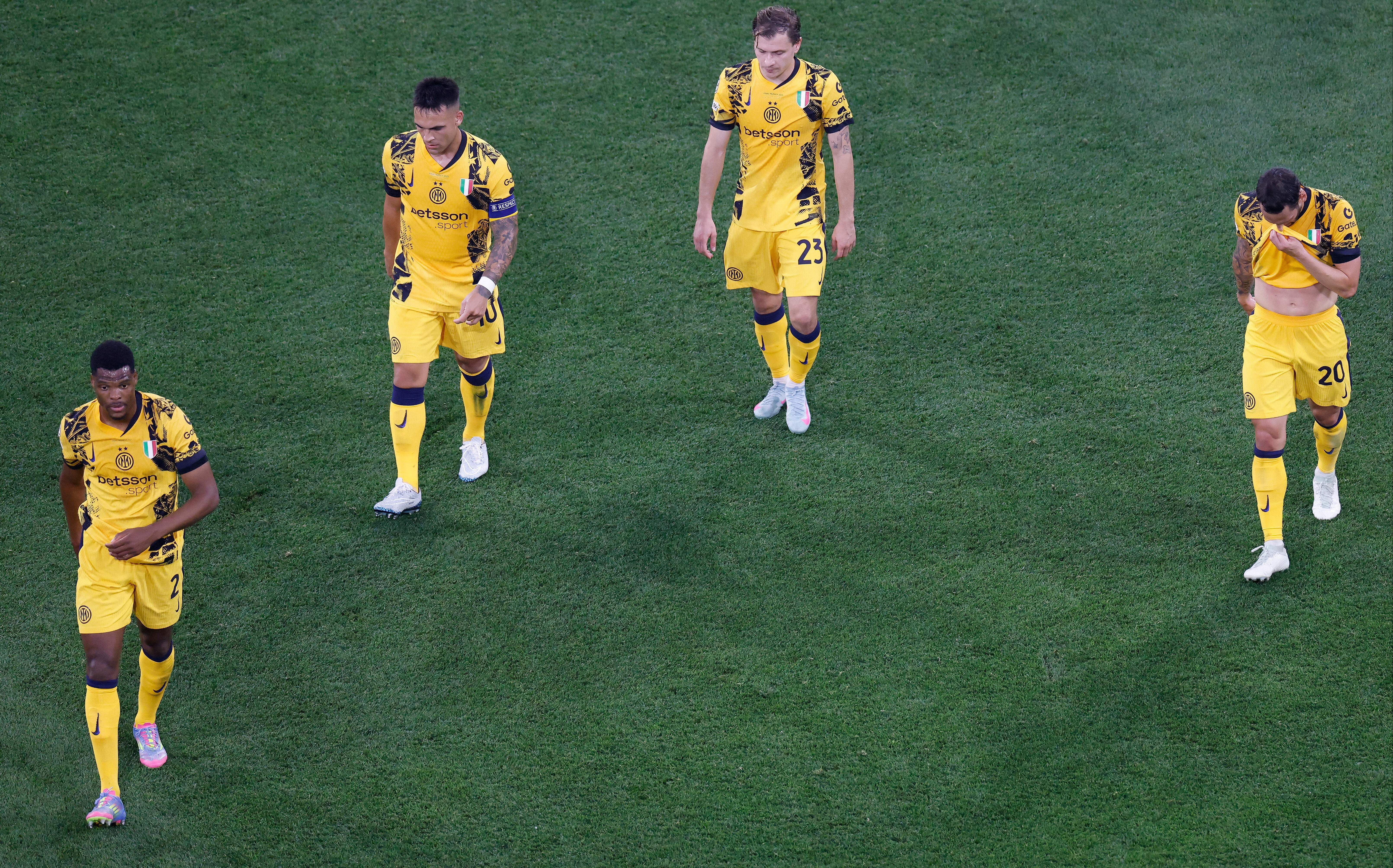 Dev finalde Hakan Çalhanoğlu detayı! Tarihe geçtiği maçta kâbusu yaşadı - 2. Resim