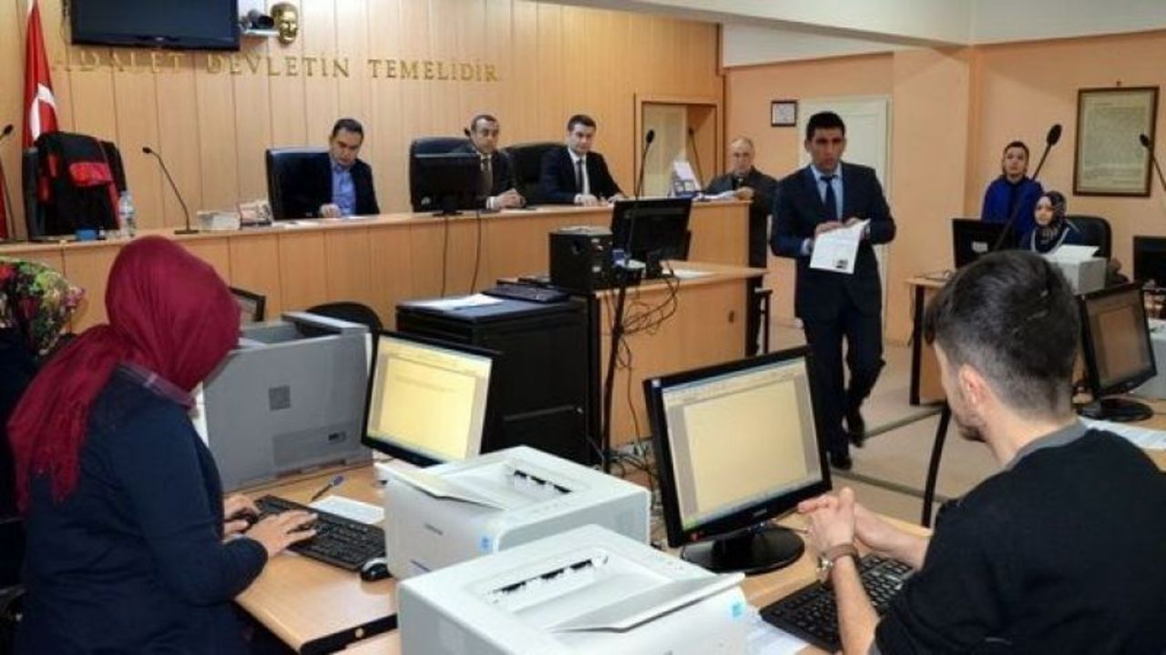 Dosyaları kapatıyormuş! Korsan savcılık yapan zabıt kâtibi hapiste Dosyaları kapatıyormuş! Korsan savcılık yapan zabıt kâtibi hapiste