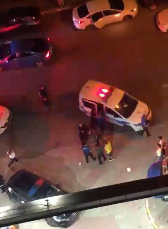 Esenyurt'ta kamyonet kavgası! Kaynanasını hastaneye g&ouml;t&uuml;rmek istedi, olay &ccedil;ıktı - 1. Resim