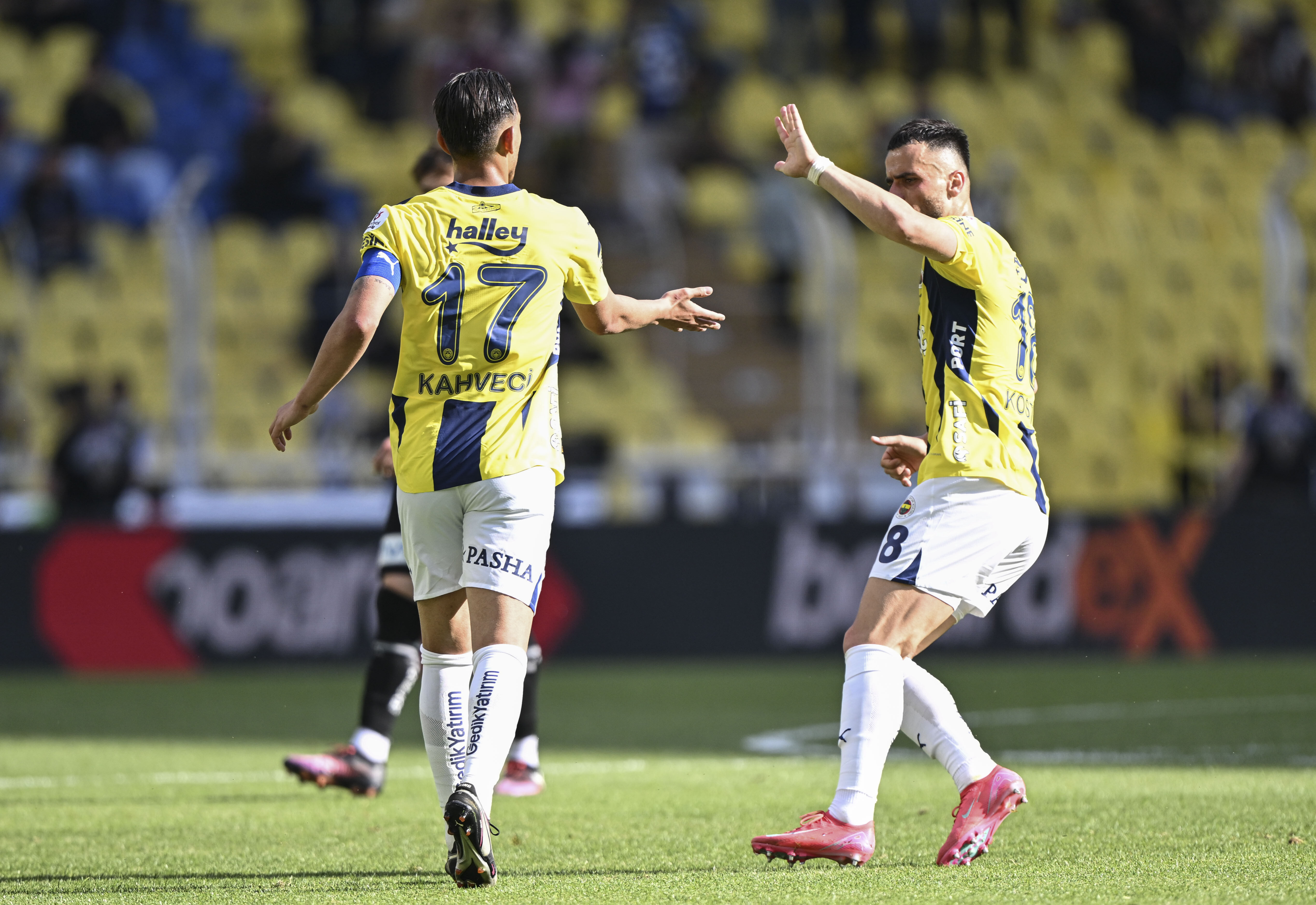 Fener'in eziyeti bitti! Mourinho'nun takımı sezonu kupasız kapattı - 1. Resim