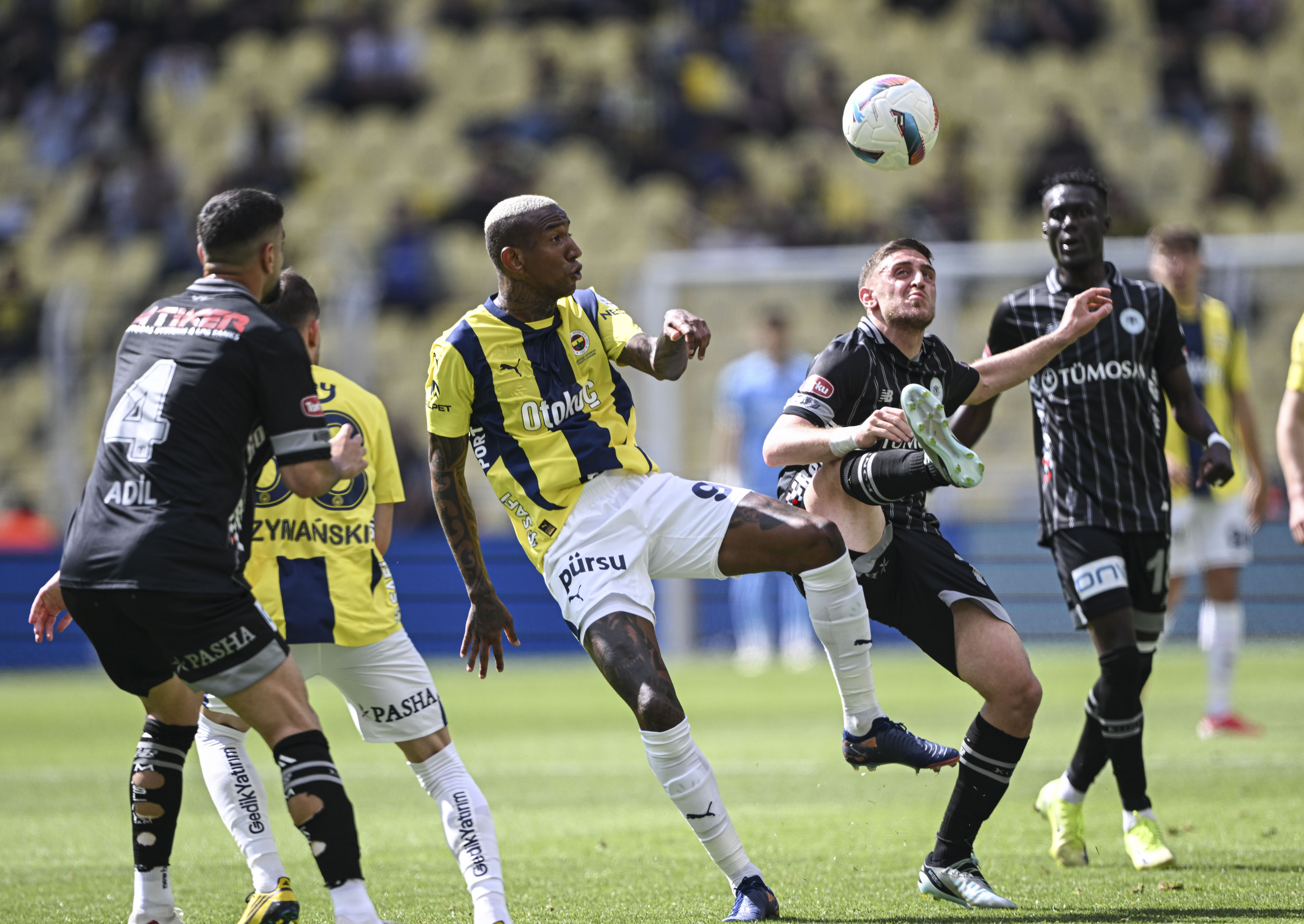 Fener'in eziyeti bitti! Mourinho'nun takımı sezonu kupasız kapattı - 2. Resim