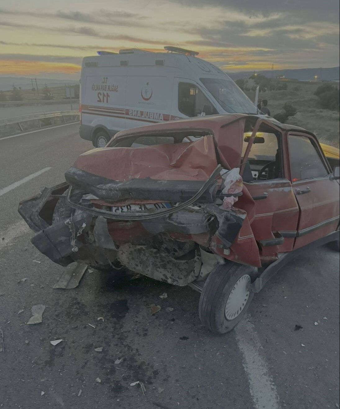 Kırıkkale'de otomobil, kamyonet ile çarpıştı: Ölü ve yaralılar var Kırıkkale'de otomobil, kamyonet ile çarpıştı: Ölü ve yaralılar var - 1. Resim