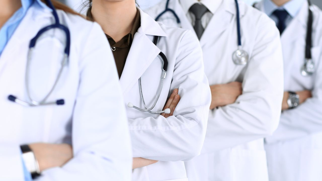 Maliyenin radarına takıldılar! 3 bin 663 doktor yüksek riskli çıktı