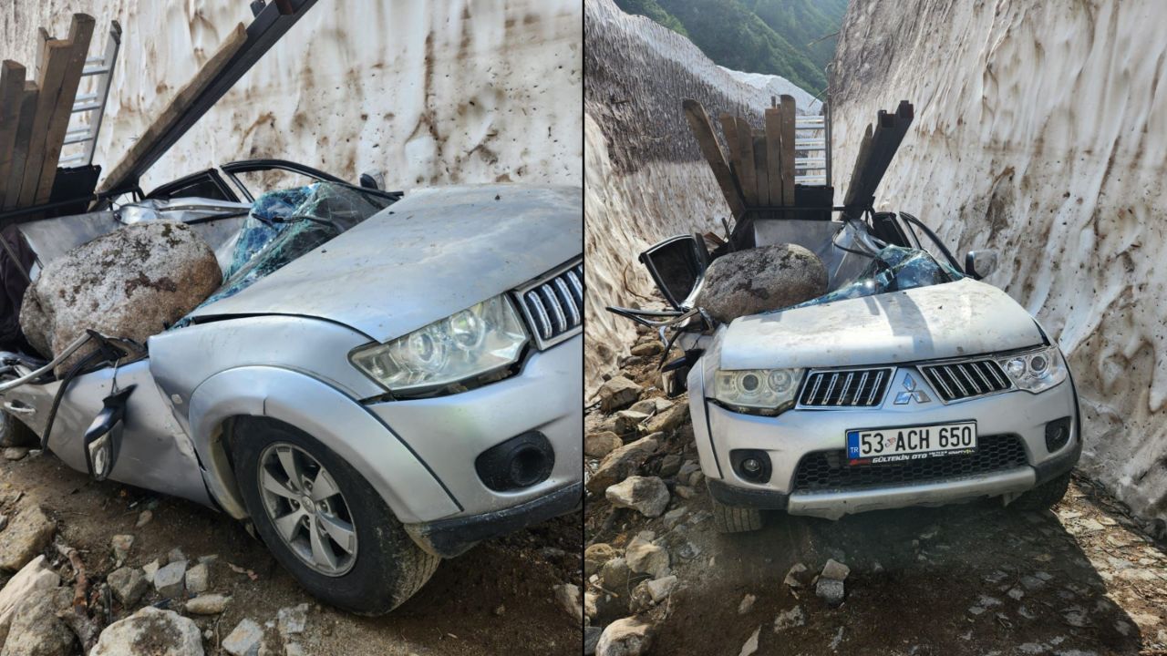 Rize'de korkunç kaza! Yamaçtan kopan kaya seyir halindeki aracın üzerine düştü Rize'de korkunç kaza! Yamaçtan kopan kaya seyir halindeki aracın üzerine düştü
