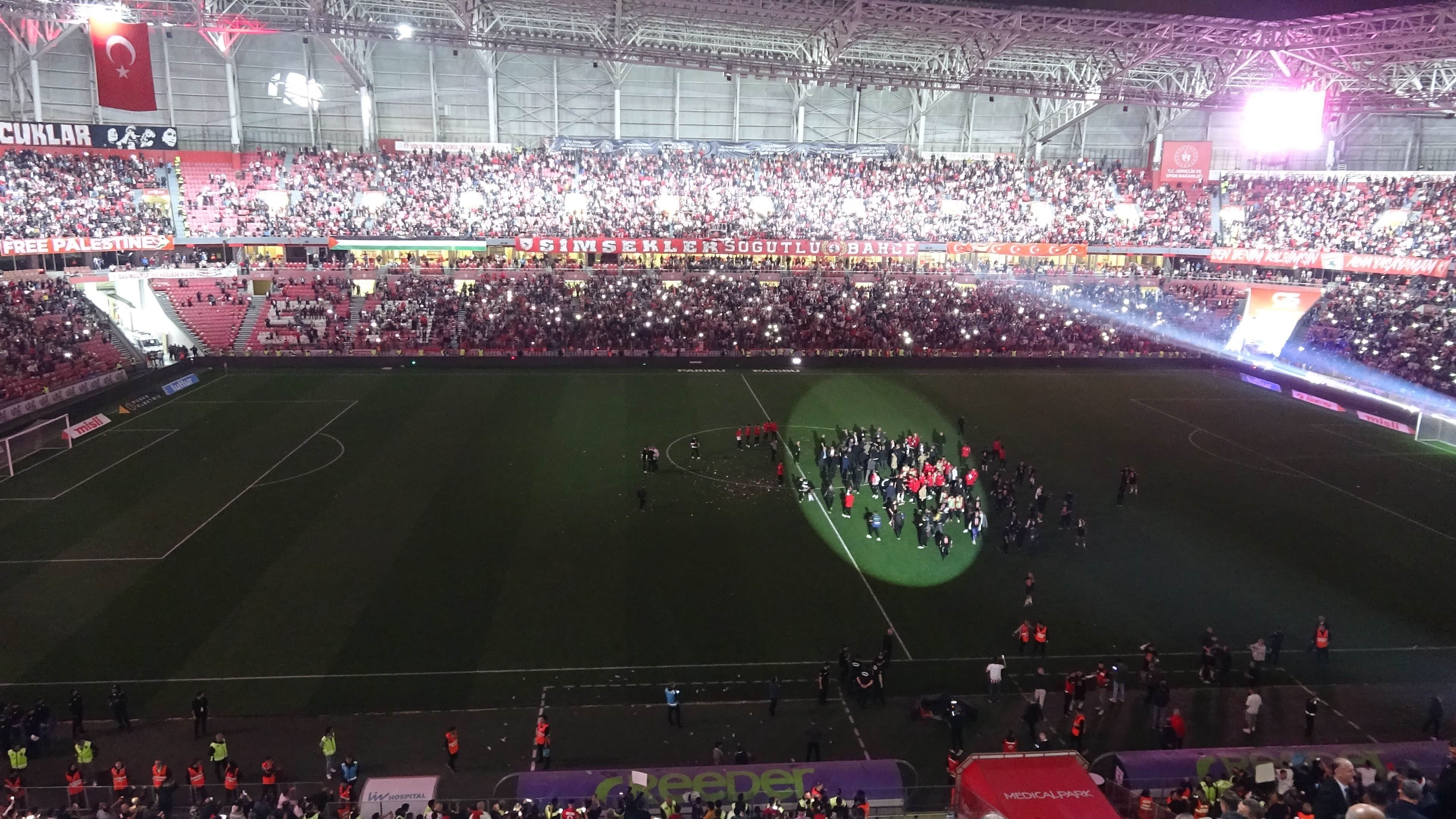 Samsunspor'dan coşkulu kutlama! Avrupa bileti Karadeniz'e havası yaşattı - 1. Resim