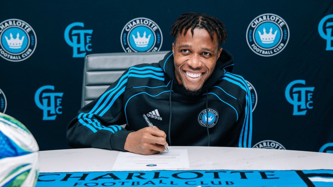 Wilfried Zaha dönemi resmen bitti! Galatasaray para kazanacak Wilfried Zaha dönemi resmen bitti! Galatasaray para kazanacak