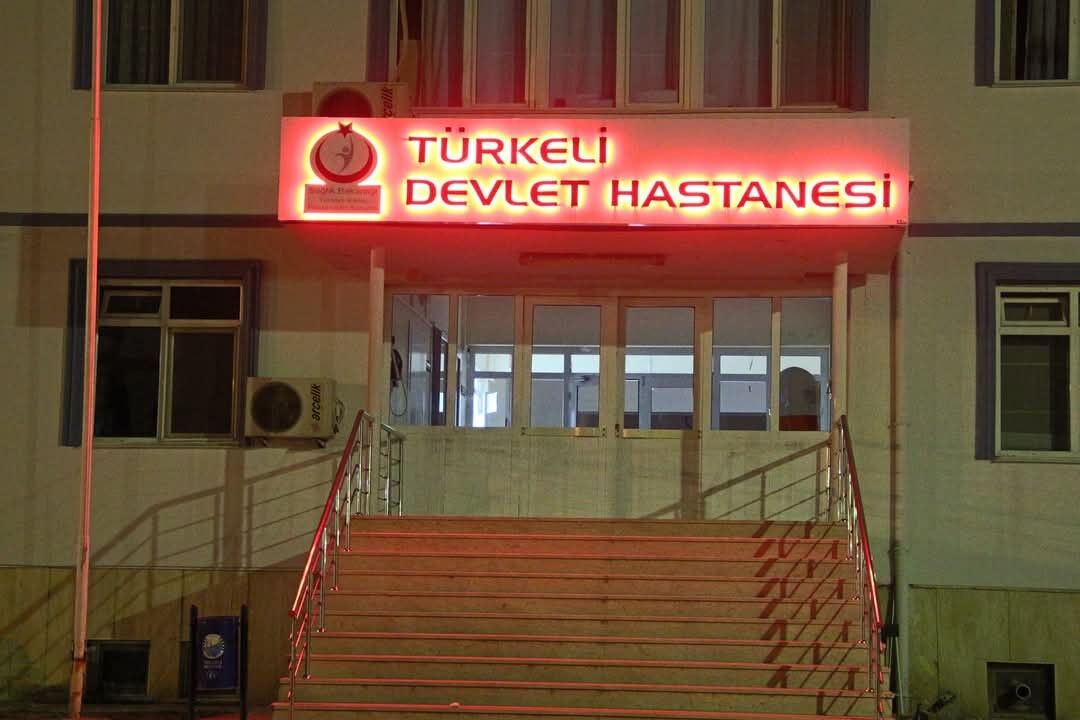 Acil serviste gece yarısı korkutan patlama! Bir hemşire yaralandı - 1. Resim