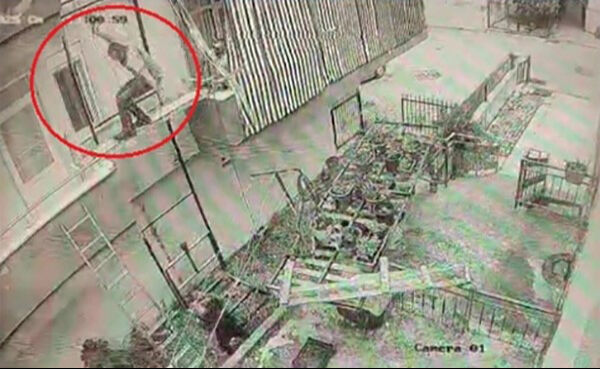 Antalya'da korkunç iş kazası! İskeleden düşen usta faciayı yaşadı - 1. Resim