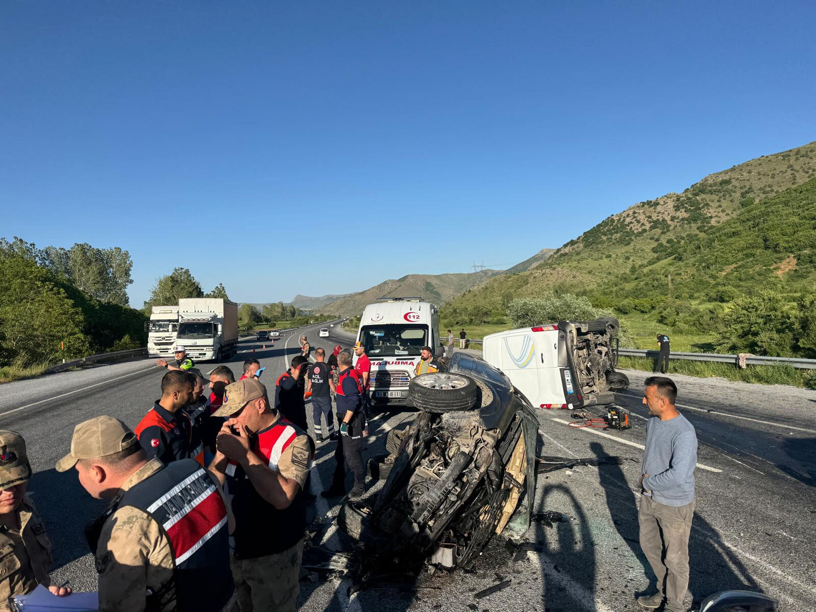 Bitlis'te iki araç kafa kafaya çarpıştı! 2 ölü 2 yaralı Bitlis'te iki araç kafa kafaya çarpıştı! 2 ölü 2 yaralı - 2. Resim