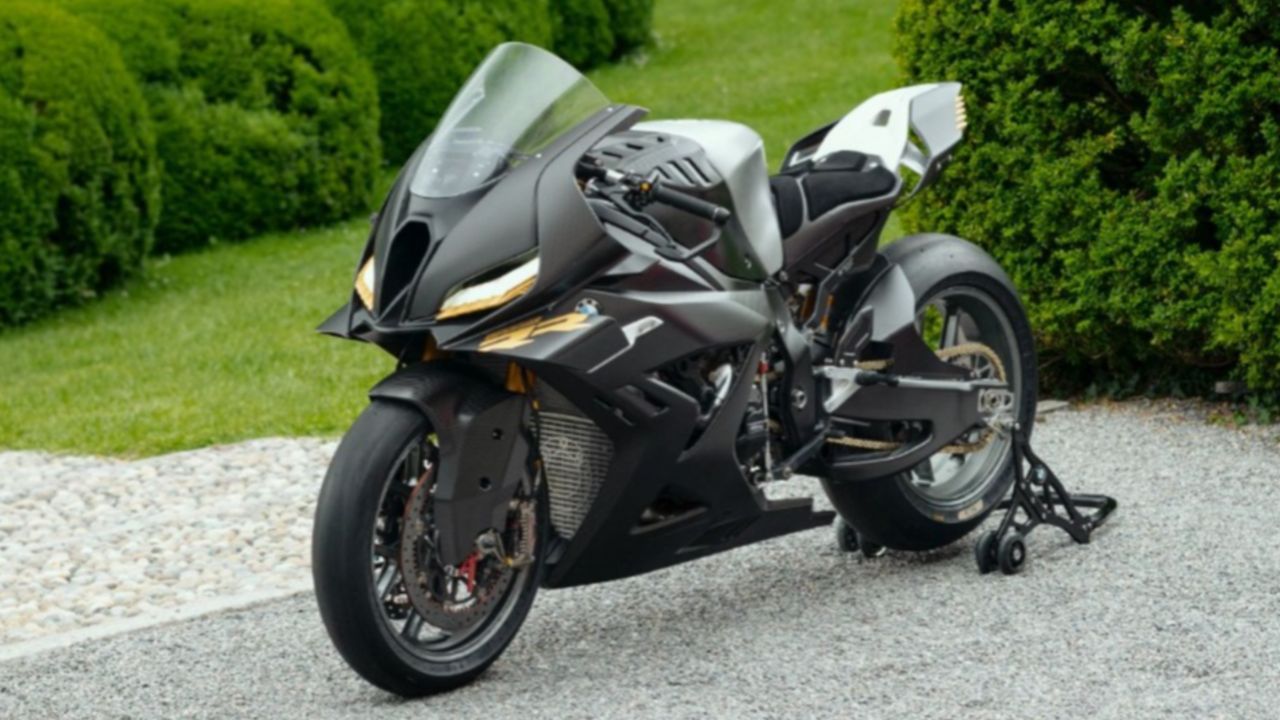 BMW’nin 230 HP’lik yer uçağı: Concept RR BMW’nin 230 HP’lik yer uçağı: Concept RR