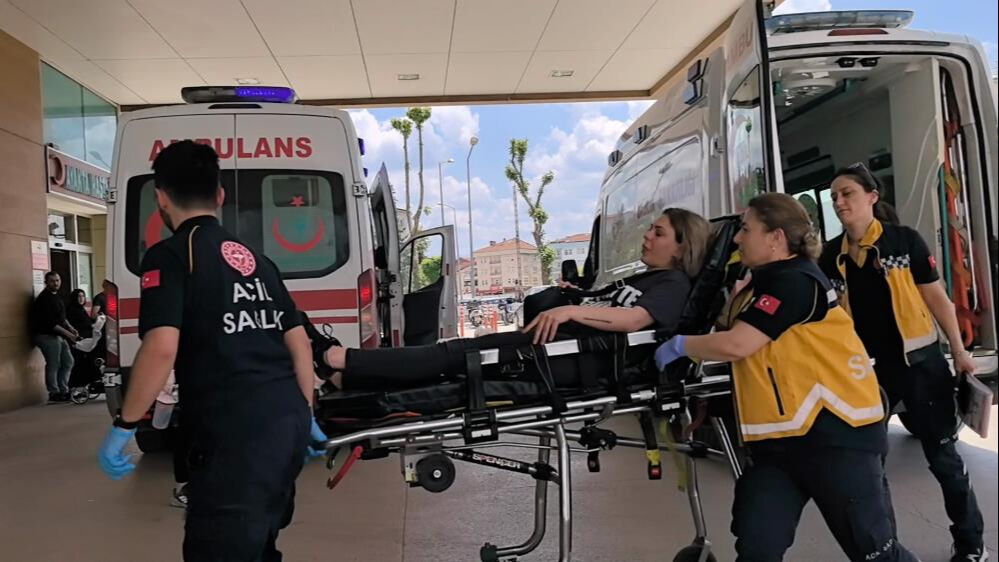 Bursa'da dehşet! Sokak ortasında eski nişanlısını vurdu... - 2. Resim