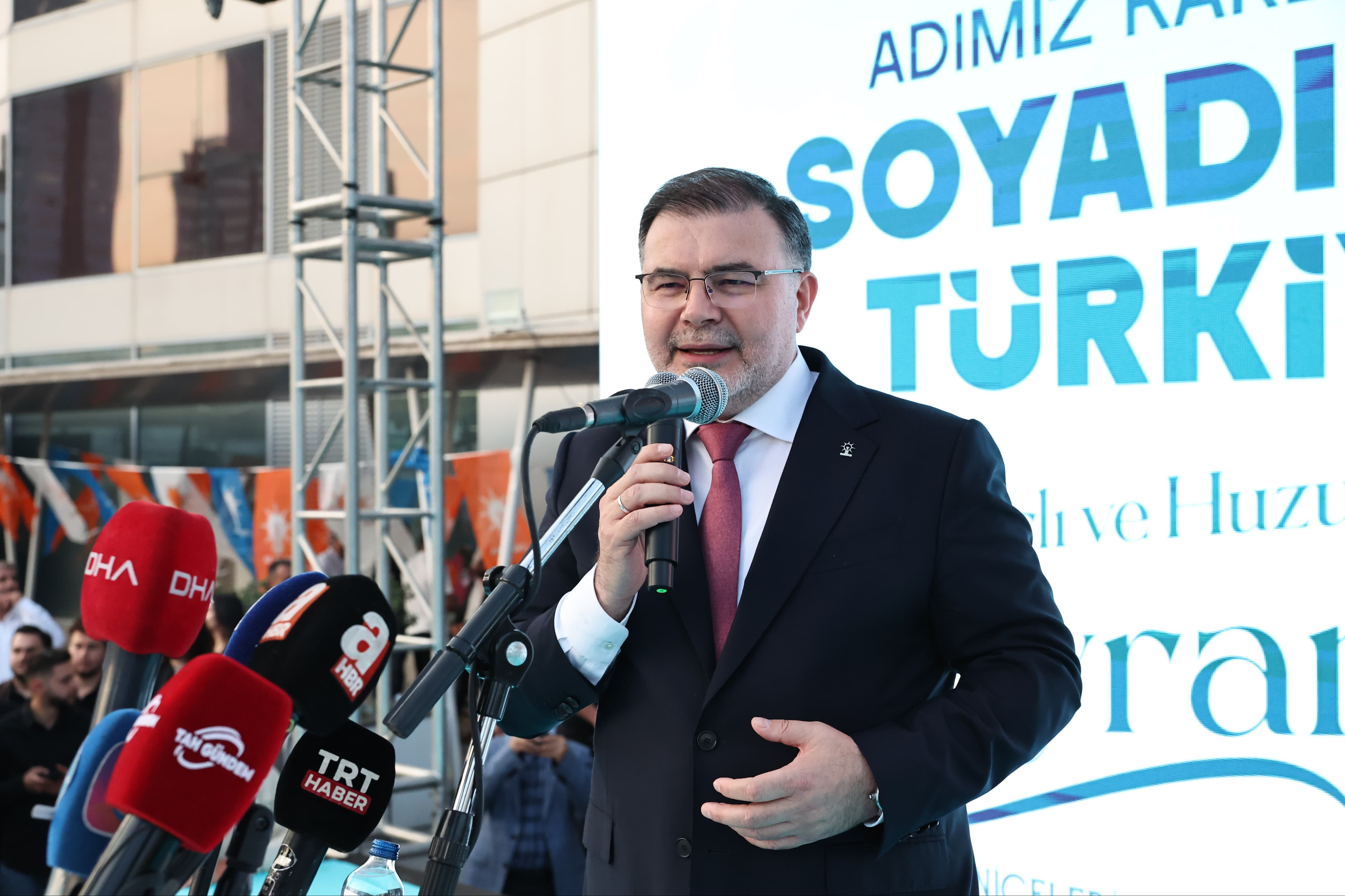 &Ccedil;&ouml;p dağlarına AK Parti'den tepki: İzmir B&uuml;y&uuml;kşehir Belediyesi'nin iflasının resmidir - 1. Resim