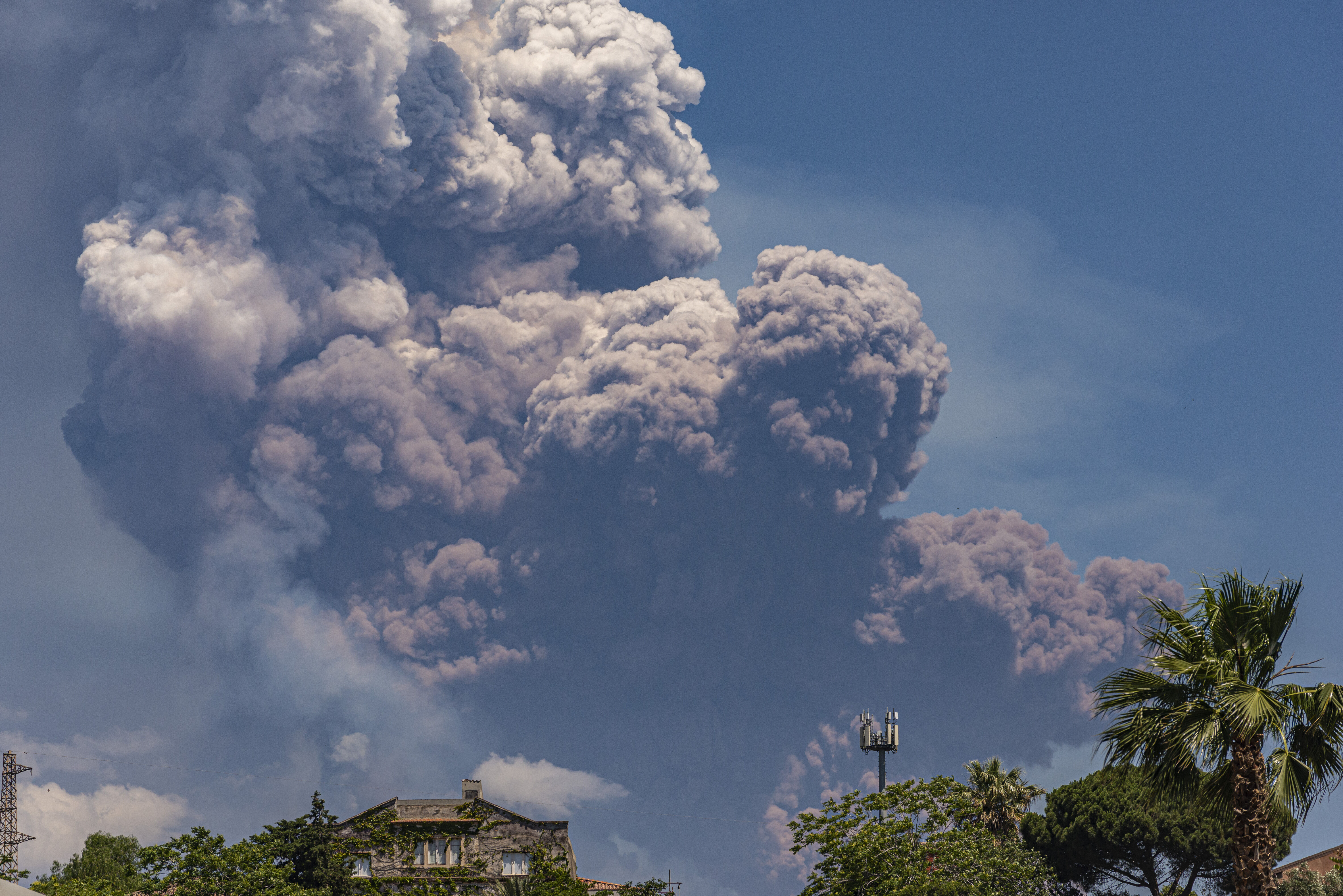 Etna Yanardağı patladı mı, en son ne zaman patladı? Etna Yanardağı son dakika - 1. Resim