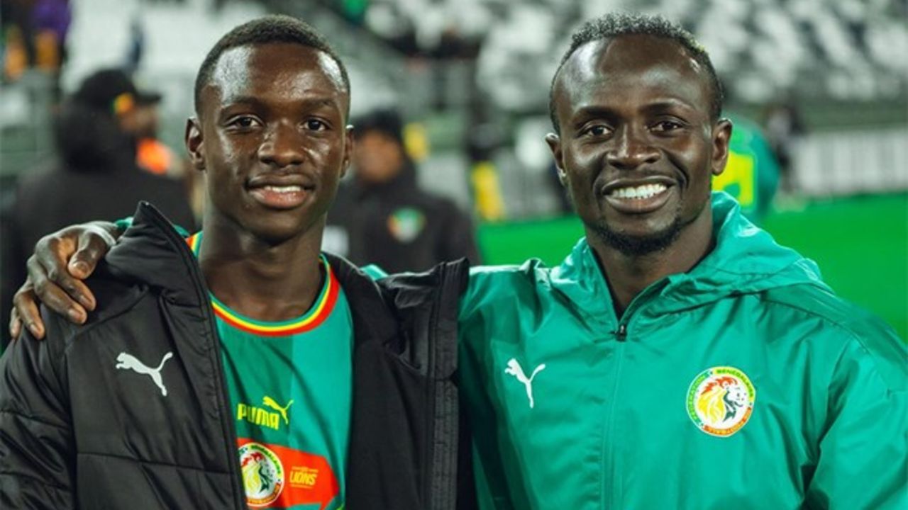 Fenerbahçe, Senegal'in 16'lık yeteneğini İstanbul'a getirdi: İlk bomba yeni Mane Fenerbahçe, Senegal'in 16'lık yeteneğini İstanbul'a getirdi: İlk bomba yeni Mane