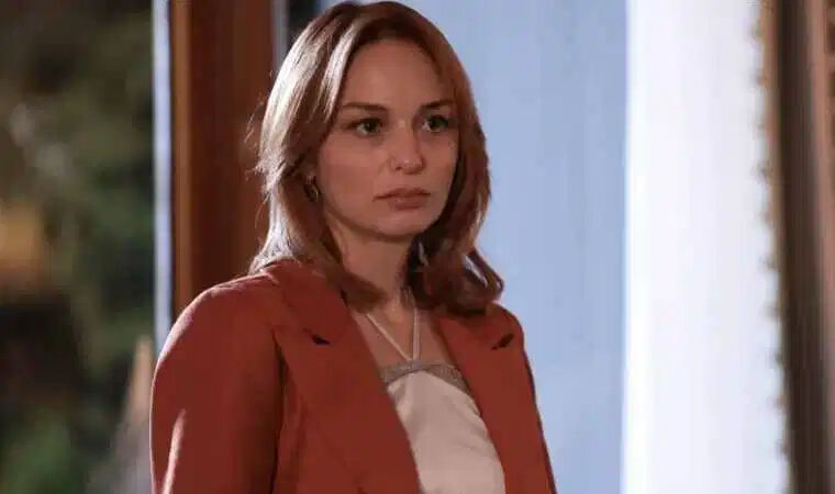 Kral Kaybederse'nin Özlem'i Nilperi Şahinkaya diziden ayrılıyor mu? Kral Kaybederse'nin Özlem diziden neden çıkıyor? - 1. Resim