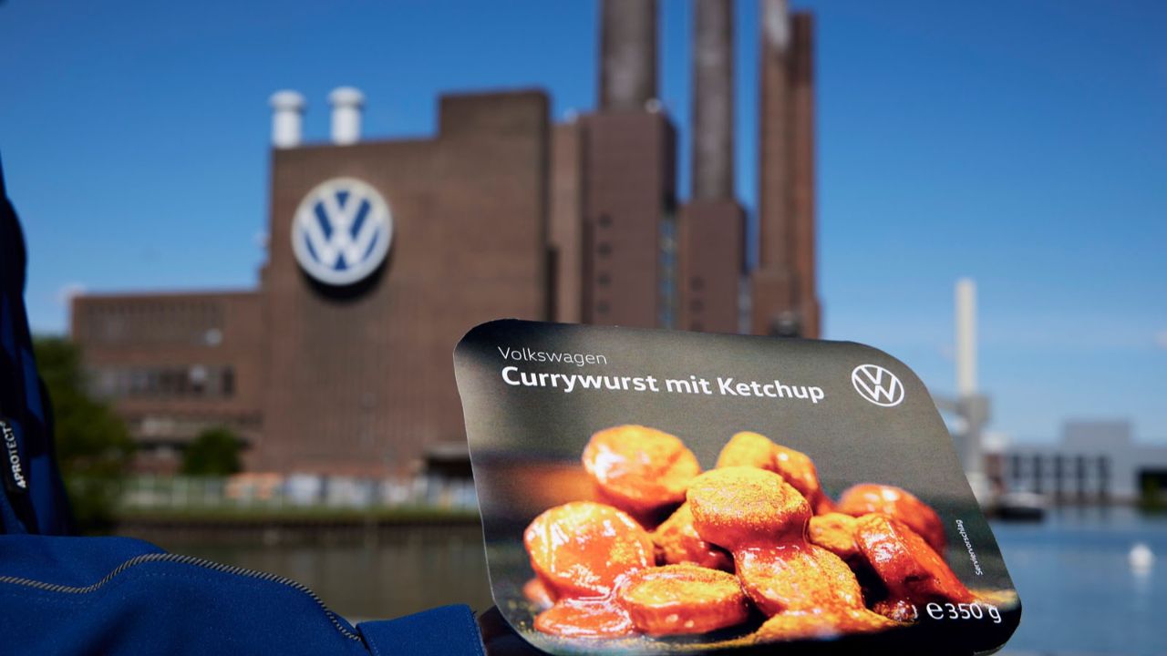 Otomotiv devi mi, sosis kralı mı? Volkswagen yine şaşırttı!