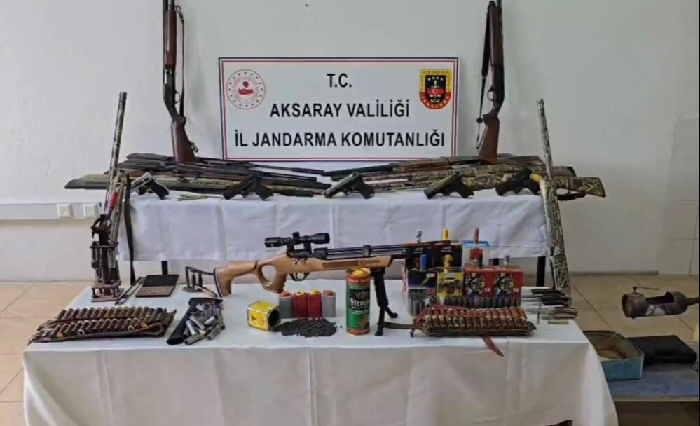 &Ouml;zel g&uuml;nlerde tehlike sa&ccedil;ıyorlardı! Evlerinden cephanelik &ccedil;ıktı - 1. Resim