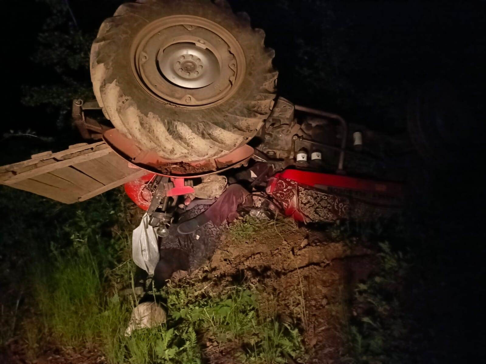 Sivas'ta tüyler ürperten olay! Yaşlı çift tarlanın ortasında ölü bulundu - 1. Resim