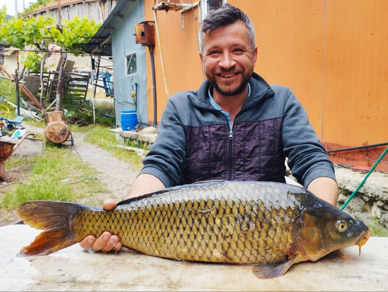 Tarlada yakaladı, gören gözlerine inanamadı! Tam 7 kilogram ağırlığında - 1. Resim