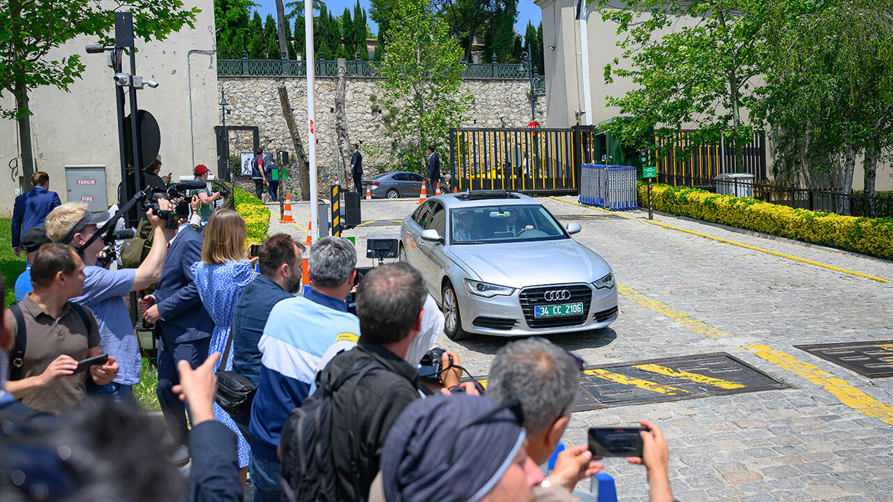 Çırağan’da büyük mutabakat: Rusya ve Ukrayna esir takasında anlaştı! Taraflar görüşmelerin kapsamını genişletme kararı aldı. Ancak, taraflar bir sonraki toplantının tarihi ve yeri konusunda henüz net bir mutabakata varmadı.