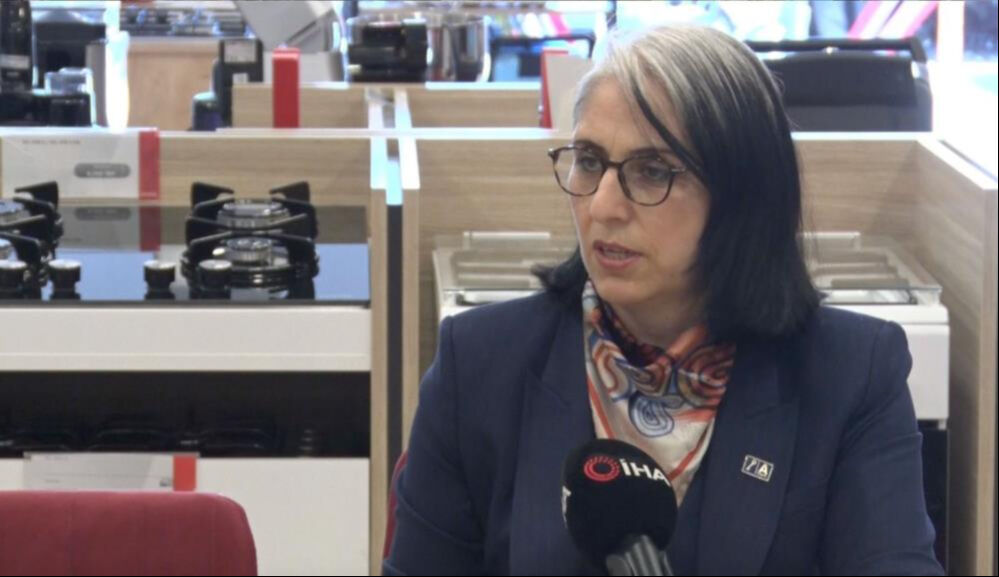 Anaokulu &ouml;ğretmeniydi! &Ouml;nce patron sonra fenomen oldu... 100 kiloya 'bana mısın' demiyor - 1. Resim