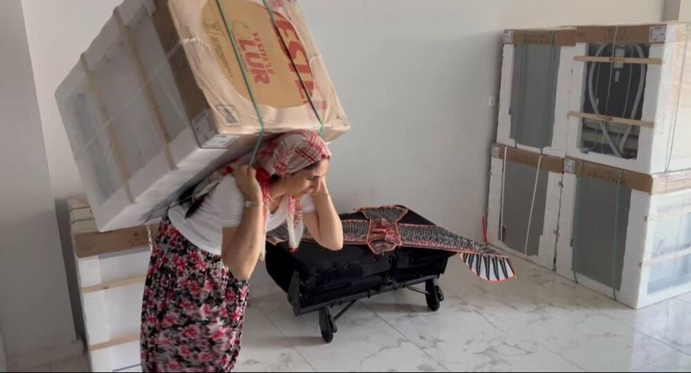 Anaokulu &ouml;ğretmeniydi! &Ouml;nce patron sonra fenomen oldu... 100 kiloya 'bana mısın' demiyor - 3. Resim