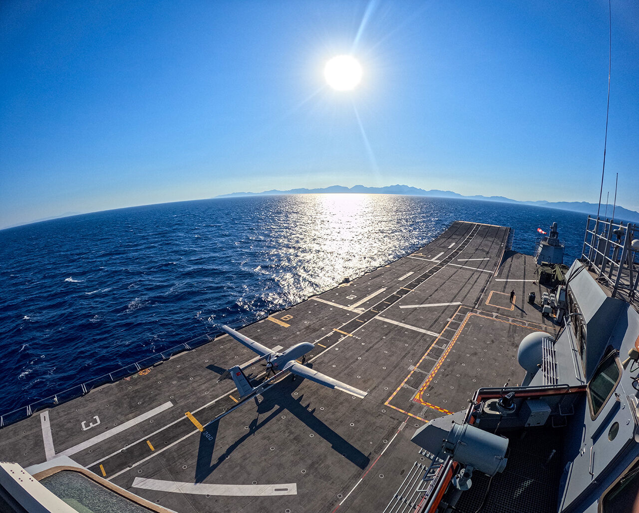 Bayraktar TB3 başarılarıyla göz doldurdu! TCG Anadolu gemisinde 100 sortiye ulaştı - 2. Resim