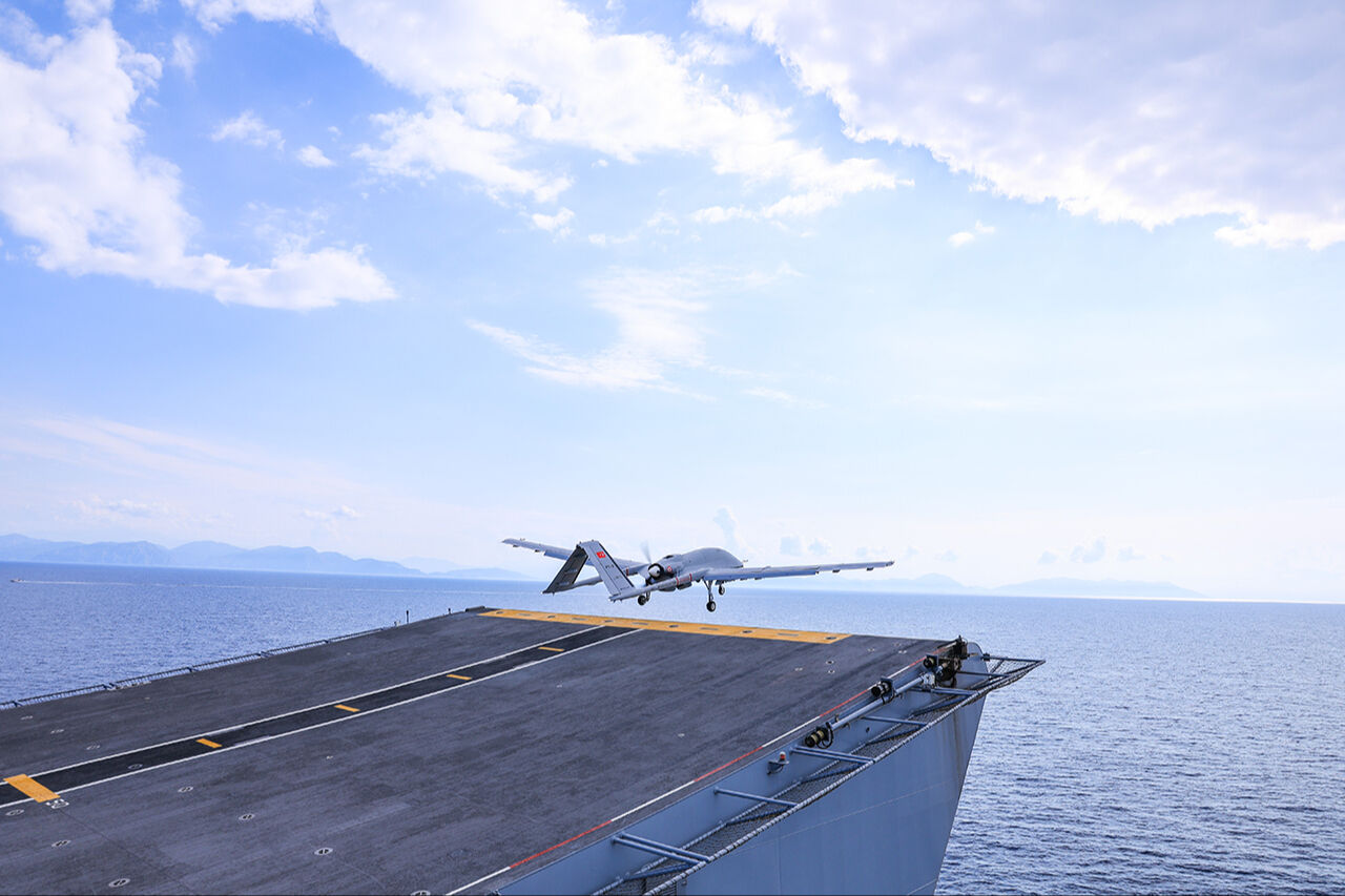 Bayraktar TB3 başarılarıyla göz doldurdu! TCG Anadolu gemisinde 100 sortiye ulaştı - 3. Resim