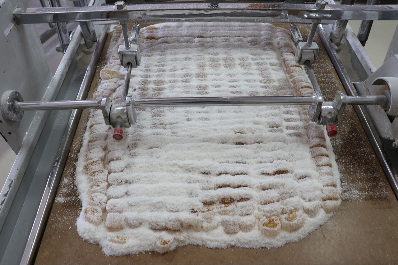 Damakta eriyor, mideyi yakmıyor, katkı maddesi kullanmıyor! Bayramların vazgeçilmezi için 55 yıldır mesai yapıyor - 2. Resim